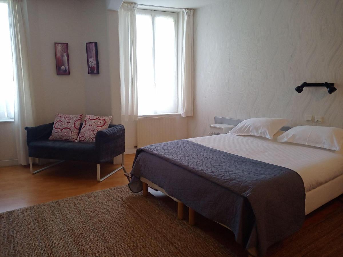 Les Chenes Chambres D'Hote Châtel-Guyon Εξωτερικό φωτογραφία